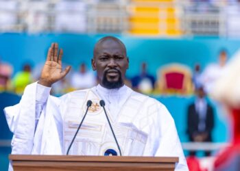 Guinée : Mamadi Doumbouya, un président élu à vie ?