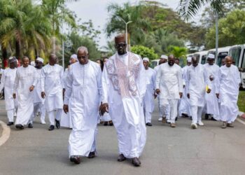 Guinée : à quelle période le gouvernement doit-il démissionner après l’investiture de Mamadi Doumbouya ? (éclairages)