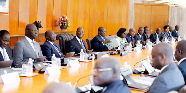 Premier Conseil des ministres : Ouattara fixe le cap du nouveau quinquennat