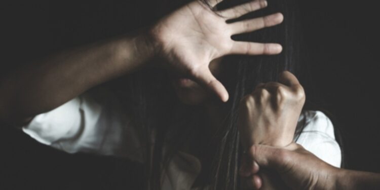 Viol présumé sur une jeune femme atteinte de troubles mentaux : la piste d’un conducteur de Jakarta au cœur de l’enquête