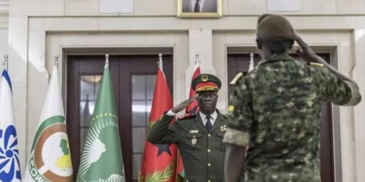Guinée-Bissau : la junte militaire interdit les conférences de presse à la veille d’une mission de la CEDEAO