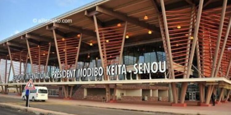 Bamako : la pénurie de carburant paralyse le trafic aérien