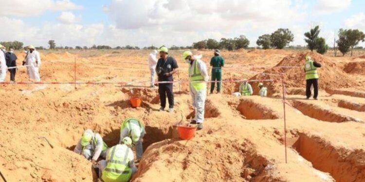 Libye : au moins 21 migrants subsahariens retrouvés morts dans une fosse commune près d’Ajdabiya