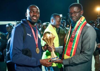 Retour triomphal des Lions : accueil chaleureux à l’AIBD et ferveur populaire jusqu’à Diamniadio