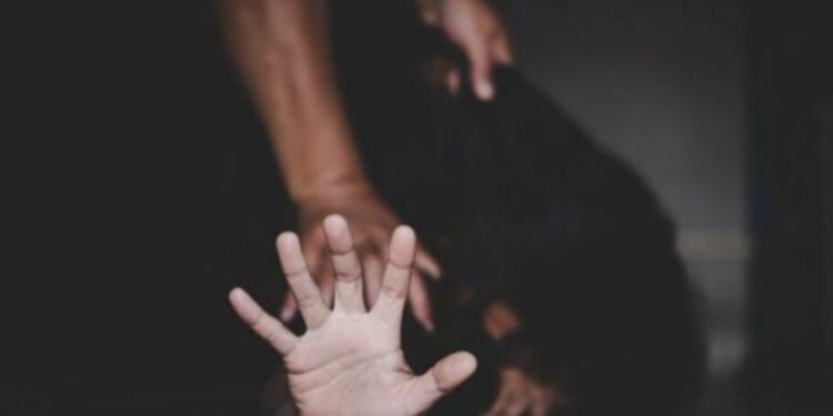 Adolescente de 16 ans abusée : sa mère brise le silence