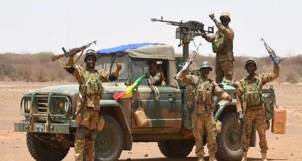 Mali : des frappes aériennes de l’armée neutralisent des cibles armées à Niono et Kidal
