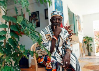 Moussa Sène Absa : l’artiste multidisciplinaire, engagé et polyvalent (Portrait)