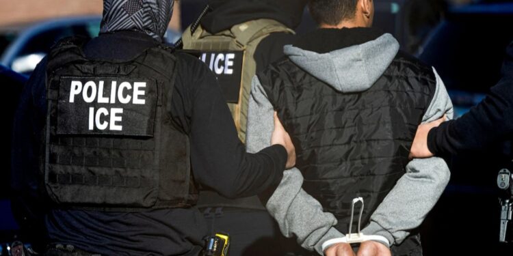 Traqués par l’ICE : les Sénégalais vivent dans la peur de l’expulsion aux USA