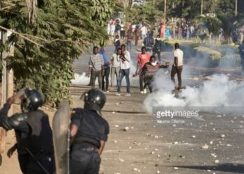 UCAD : Violents affrontements entre forces de l&rsquo;ordre et étudiants