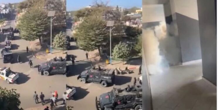 UCAD : Violents affrontements entre forces de l&rsquo;ordre et étudiants