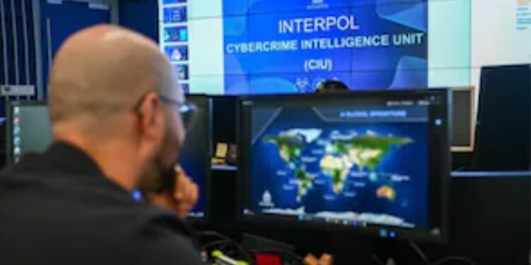 Opération cybernétique en Afrique : Interpol frappe fort, 651 arrestations et 4,3 millions de dollars récupérés