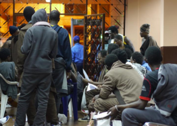 Charters pour Conakry : l’Allemagne expulse, la Guinée encaisse, et la diaspora étouffe