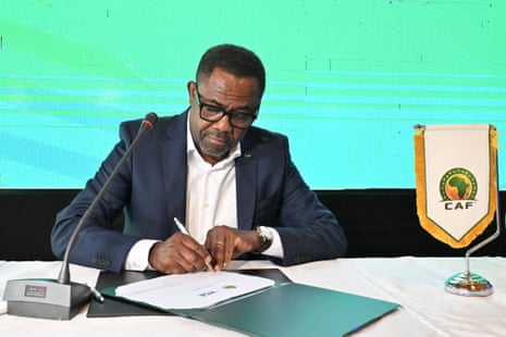 Après sa démission de la CAF, Veron Mosengo-Omba vise-t-il la tête de la Fecofa?