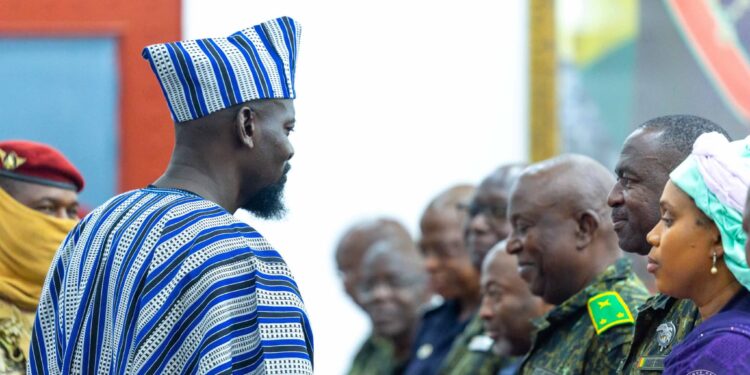 Mamadi Doumbouya préside une réunion exceptionnelle du Conseil supérieur de défense nationale