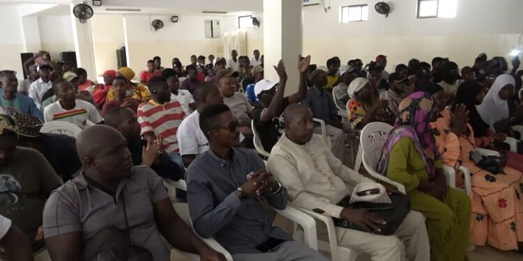 Ratoma : des jeunes réclament le départ du président de la délégation spéciale