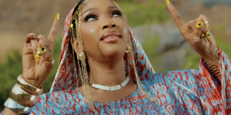 Djélikaba Bintou Kouyaté, une star fabriquée, une mythologie surfaite