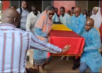 Obsèques du commandant Toumba : émotion et hommages appuyés au CHU Ignace Deen