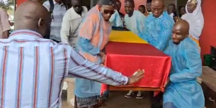 Obsèques du commandant Toumba : émotion et hommages appuyés au CHU Ignace Deen