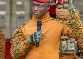 Burkina Faso : le capitaine Traoré prône le “consommer local” pour réussir la révolution