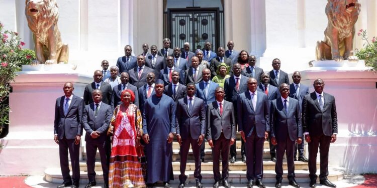 Sénégal : Diomaye Faye accélère les réformes et mise sur la jeunesse