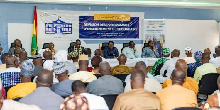 Guinée : lancement de la révision des programmes du secondaire