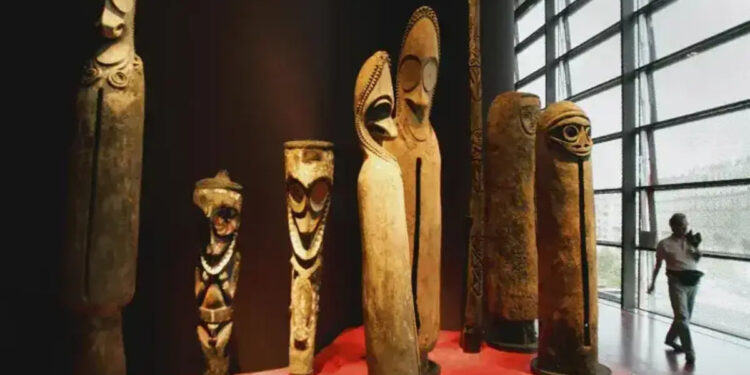 Paris : Restitution des œuvres coloniales, l’Assemblée nationale examine une loi‑cadre