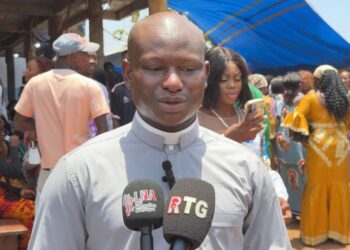 Pâques en Guinée : foi, baptêmes et appel à la paix