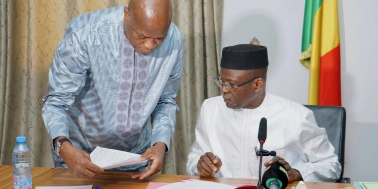 Mali : le gouvernement dénonce la dissimulation de carburant et promet des sanctions