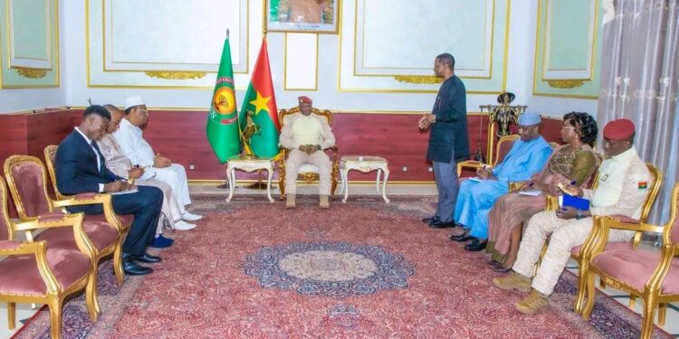 AES-CEDEAO : reçu par Ibrahim Traoré, Lansana Kouyaté plaide pour une coopération « nécessaire »