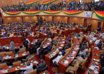 Ghana : le Parlement adopte une loi anti-LGBT+, parmi les plus sévères du continent