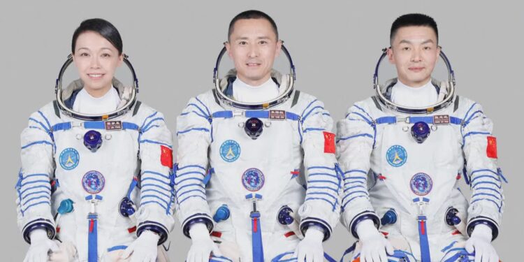 Chine : avec Shenzhou-23, Pékin veut rapprocher son rêve lunaire de la réalité