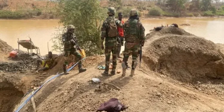Sénégal : l’armée intensifie la traque des sites d’orpaillage clandestins dans l’Est
