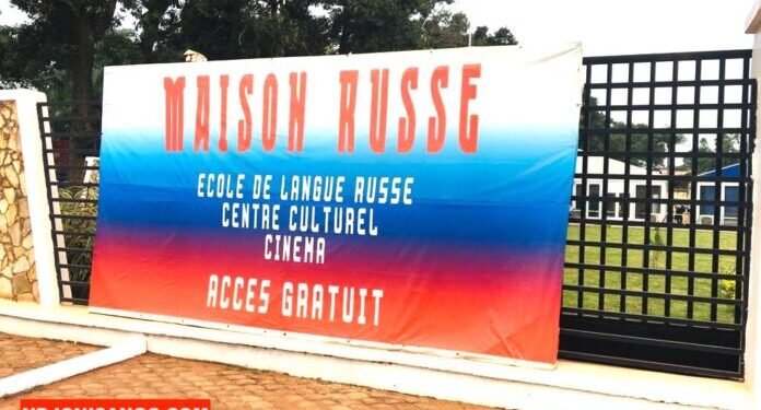 Maisons russes en Afrique : du soft power aux casernes militaires