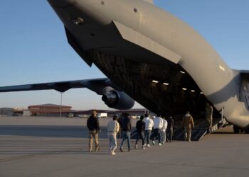 Comment Washington use de menaces et de dollars pour expulser ses migrants en Afrique