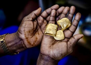 Soudan : jusqu’à 45 tonnes d’or du Darfour détournées chaque année vers Dubaï et la Russie