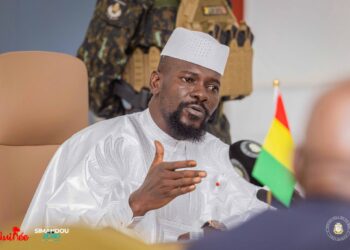 En Guinée, Mamadi Doumbouya fixe sa ligne rouge à ses ministres