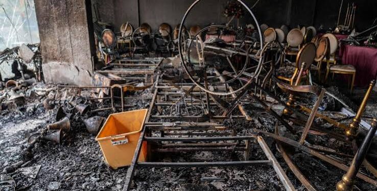 Kinshasa sous le choc après l’incendie meurtrier d’une salle de fêtes lors d’un mariage